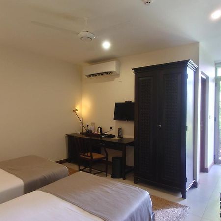 Rivora Heights Hotel Kandy Exterior photo