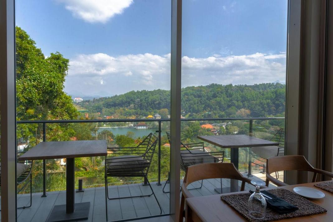 Rivora Heights Hotel Kandy Exterior photo